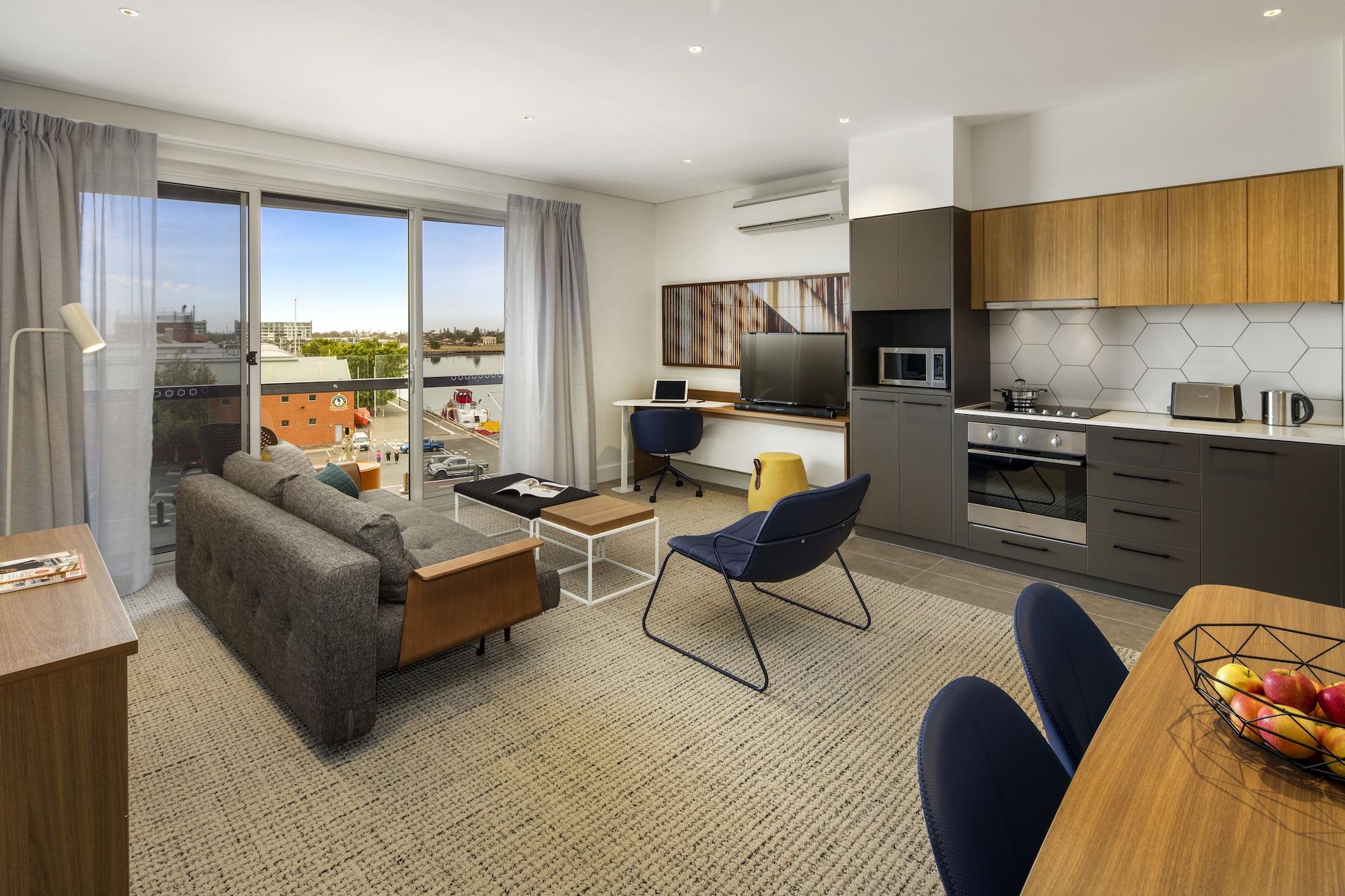 Quest Port Adelaide Aparthotel Екстериор снимка