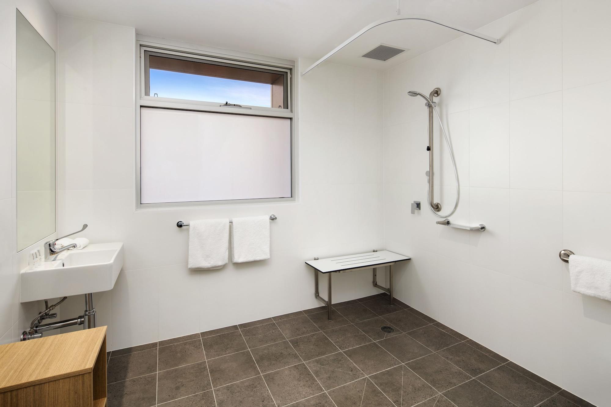 Quest Port Adelaide Aparthotel Екстериор снимка