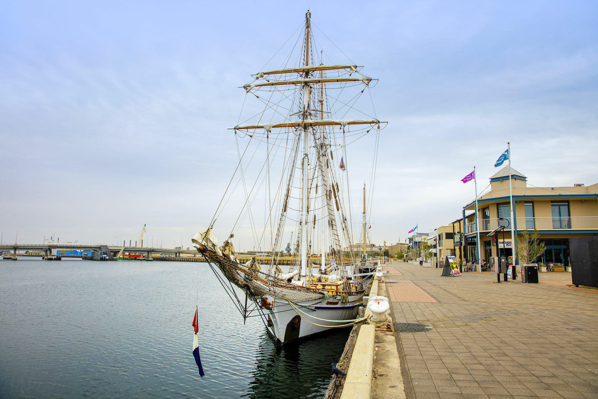 Quest Port Adelaide Aparthotel Екстериор снимка